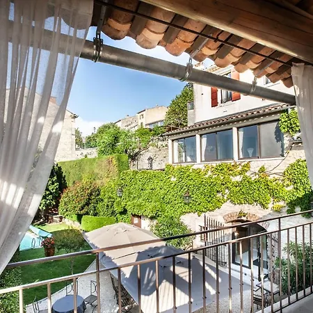 Hotel Le Clos Du Buis 3*