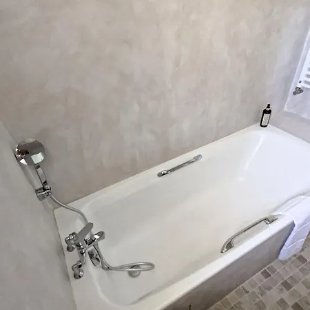 Le Clos Du Buis Hotel 3*